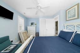 Block from the Beach – Pristine Avalon Condo Just One Block from the Beach! - Image 2