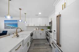 Block from the Beach – Pristine Avalon Condo Just One Block from the Beach! - Image 3