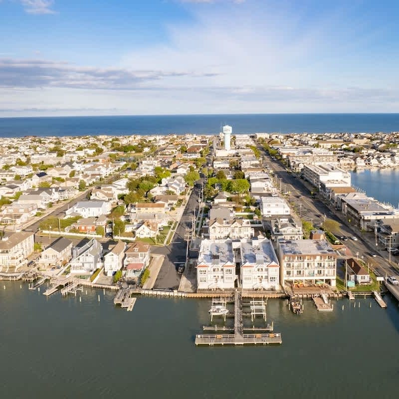 Sail Away - Bay Front, Views and Walk to Town