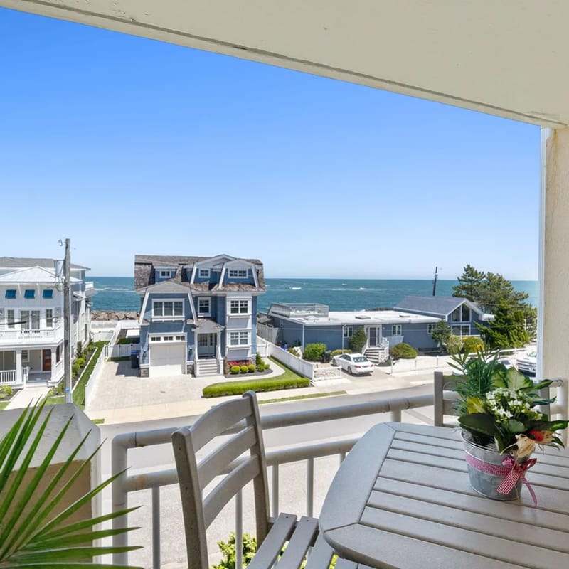 Sea La Vie - Oceanview Condo with Pool